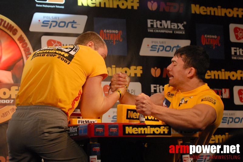 Nemiroff World Cup 2007 - Day 2 # Siłowanie na ręce # Armwrestling # Armpower.net