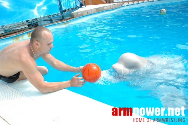 Vendetta Yalta - Swimming Pool # Armwrestling # Armpower.net