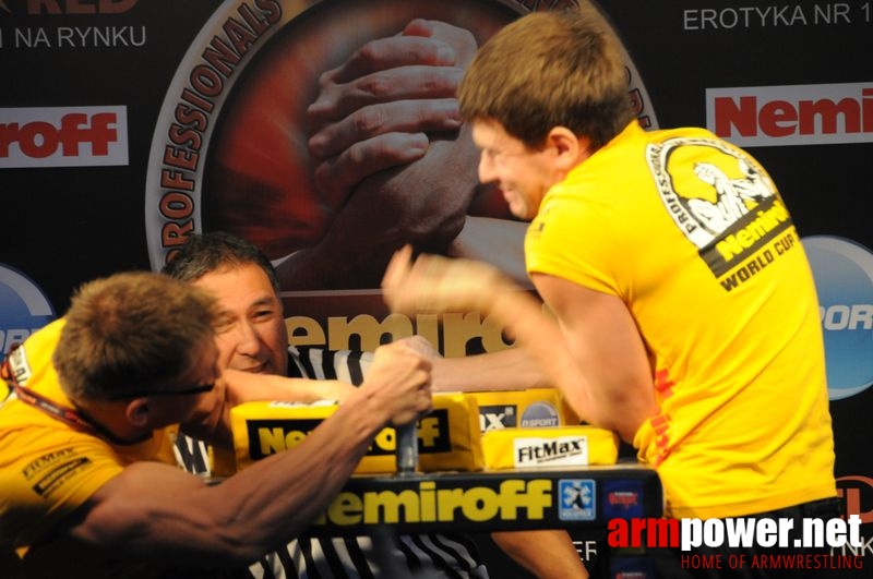 Nemiroff 2008 - Day 1 - Left hand # Siłowanie na ręce # Armwrestling # Armpower.net