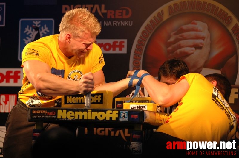 Nemiroff 2008 - Day 1 - Left hand # Siłowanie na ręce # Armwrestling # Armpower.net