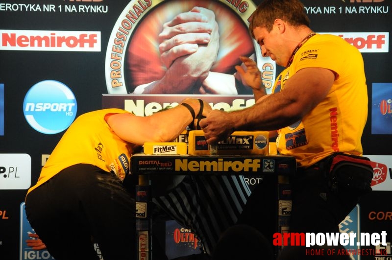 Nemiroff 2008 - Day 2 - Right hand # Siłowanie na ręce # Armwrestling # Armpower.net