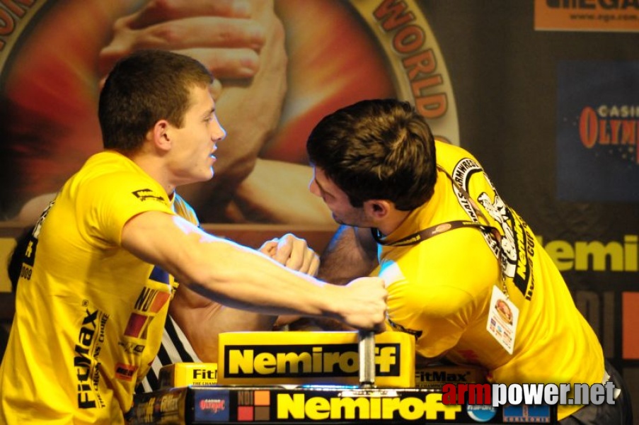 Nemiroff 2009 - Day 1 - Left hand # Siłowanie na ręce # Armwrestling # Armpower.net