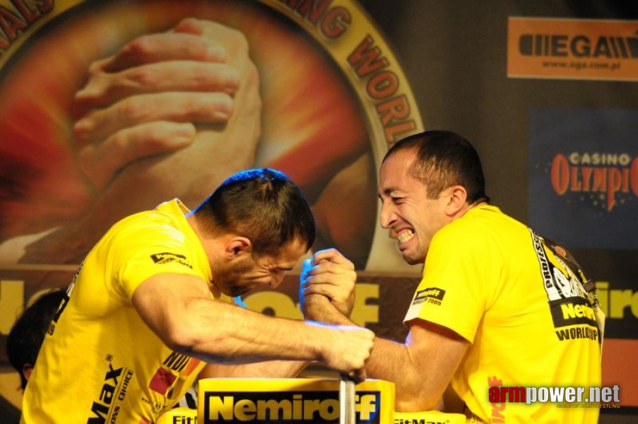 Nemiroff 2009 - Day 1 - Left hand # Siłowanie na ręce # Armwrestling # Armpower.net