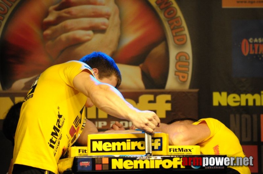 Nemiroff 2009 - Day 1 - Left hand # Armwrestling # Armpower.net