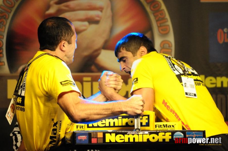 Nemiroff 2009 - Day 1 - Left hand # Siłowanie na ręce # Armwrestling # Armpower.net