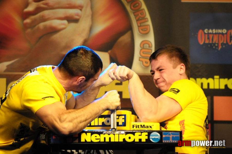 Nemiroff 2009 - Day 1 - Left hand # Siłowanie na ręce # Armwrestling # Armpower.net