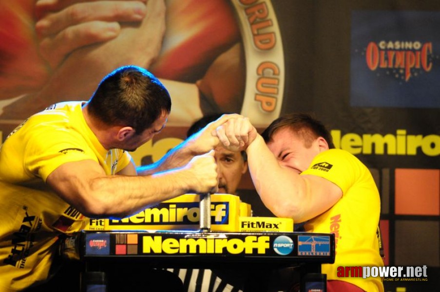 Nemiroff 2009 - Day 1 - Left hand # Siłowanie na ręce # Armwrestling # Armpower.net