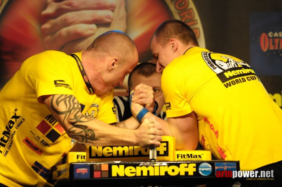 Nemiroff 2009 - Day 1 - Left hand # Siłowanie na ręce # Armwrestling # Armpower.net