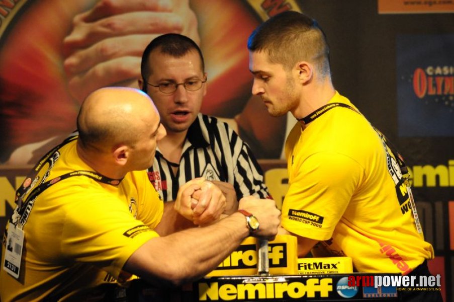 Nemiroff 2009 - Day 1 - Left hand # Siłowanie na ręce # Armwrestling # Armpower.net