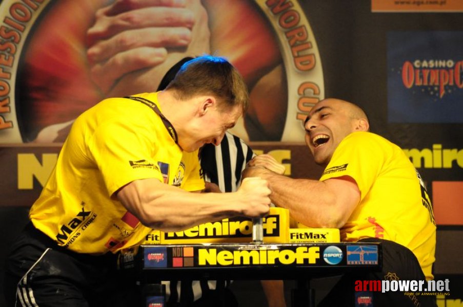 Nemiroff 2009 - Day 1 - Left hand # Armwrestling # Armpower.net