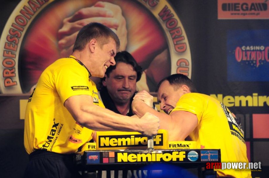 Nemiroff 2009 - Day 1 - Left hand # Siłowanie na ręce # Armwrestling # Armpower.net