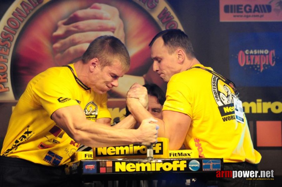 Nemiroff 2009 - Day 1 - Left hand # Siłowanie na ręce # Armwrestling # Armpower.net