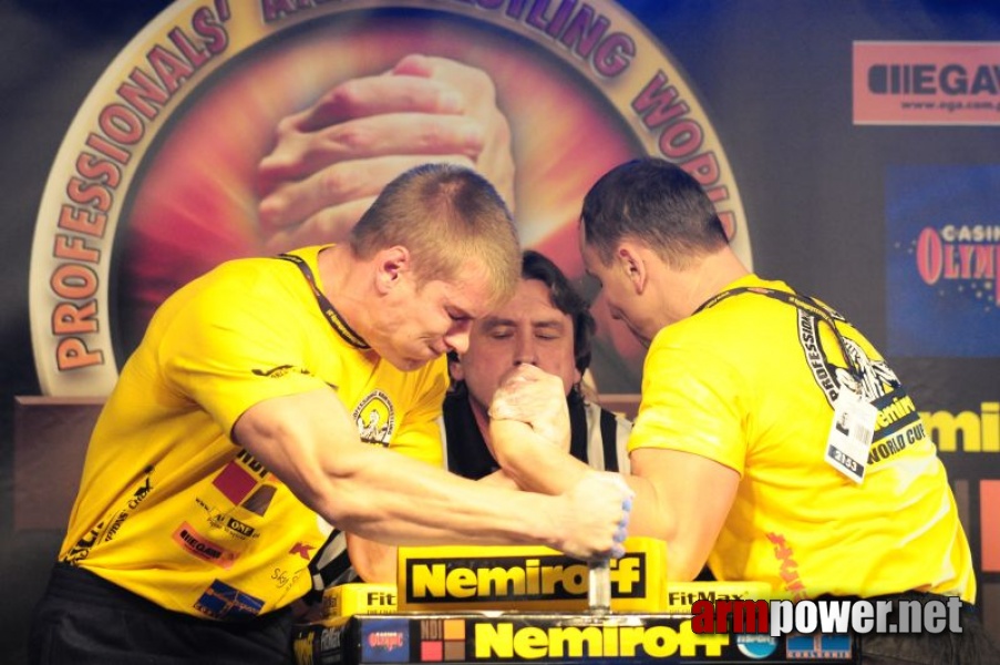 Nemiroff 2009 - Day 1 - Left hand # Armwrestling # Armpower.net