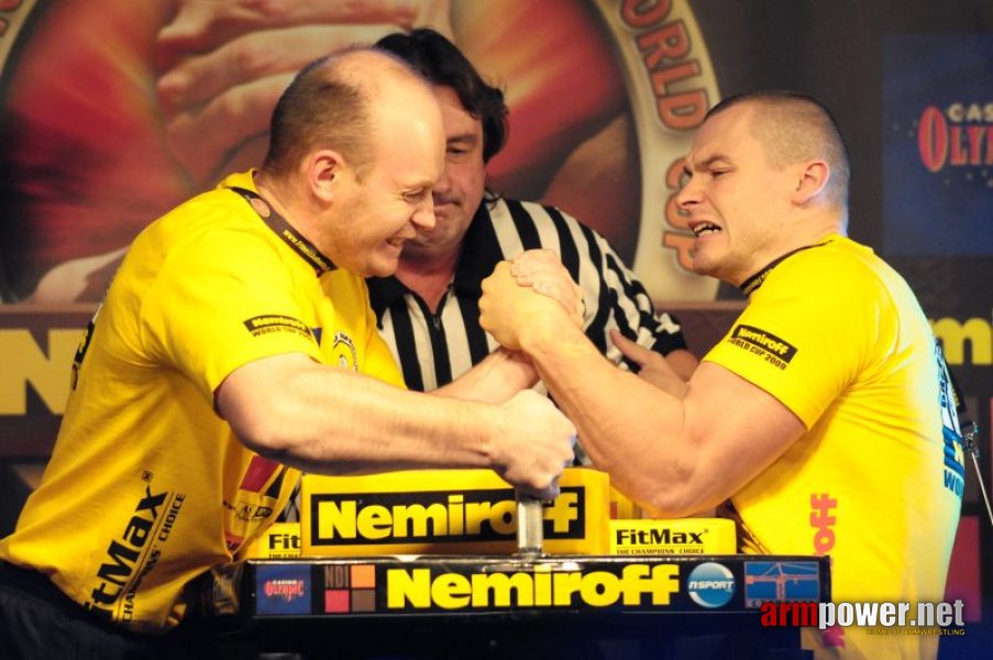 Nemiroff 2009 - Day 1 - Left hand # Siłowanie na ręce # Armwrestling # Armpower.net