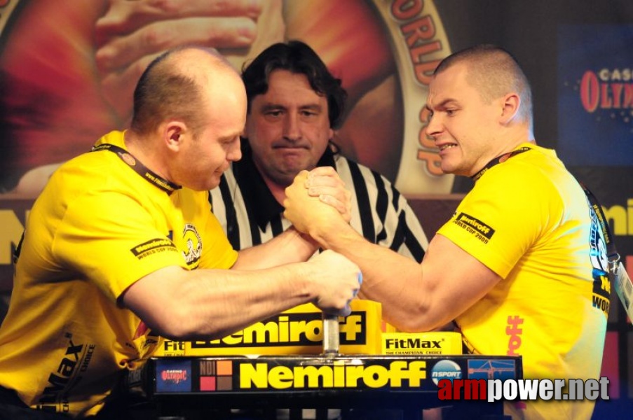 Nemiroff 2009 - Day 1 - Left hand # Siłowanie na ręce # Armwrestling # Armpower.net