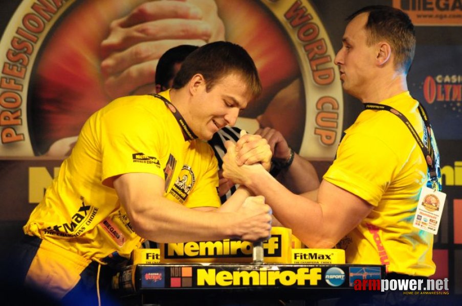 Nemiroff 2009 - Day 1 - Left hand # Siłowanie na ręce # Armwrestling # Armpower.net