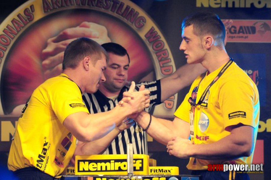 Nemiroff 2009 - Day 1 - Left hand # Armwrestling # Armpower.net