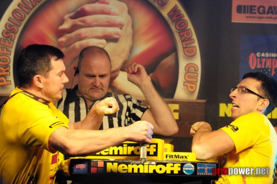 Nemiroff 2009 - Day 1 - Left hand # Siłowanie na ręce # Armwrestling # Armpower.net