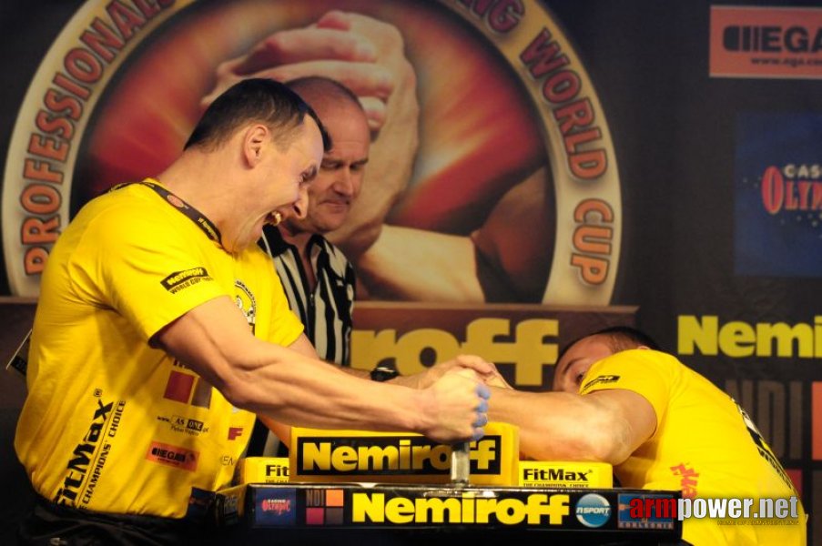 Nemiroff 2009 - Day 1 - Left hand # Siłowanie na ręce # Armwrestling # Armpower.net