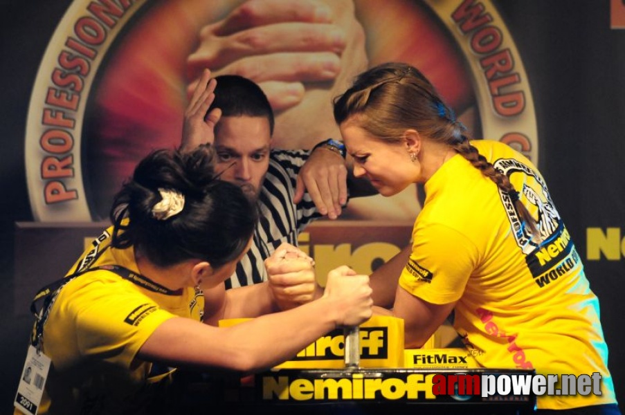 Nemiroff 2009 - Day 1 - Left hand # Siłowanie na ręce # Armwrestling # Armpower.net