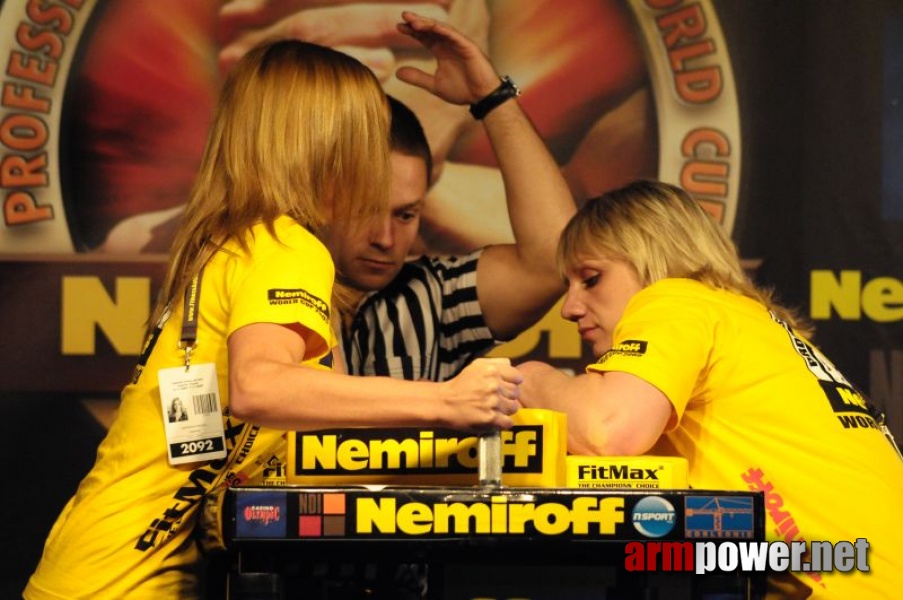 Nemiroff 2009 - Day 1 - Left hand # Siłowanie na ręce # Armwrestling # Armpower.net