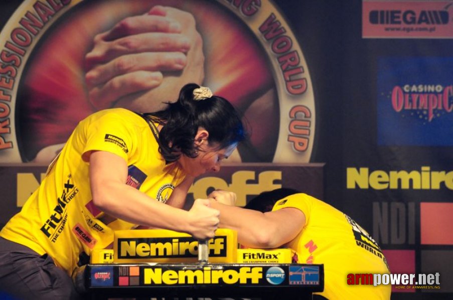 Nemiroff 2009 - Day 1 - Left hand # Siłowanie na ręce # Armwrestling # Armpower.net