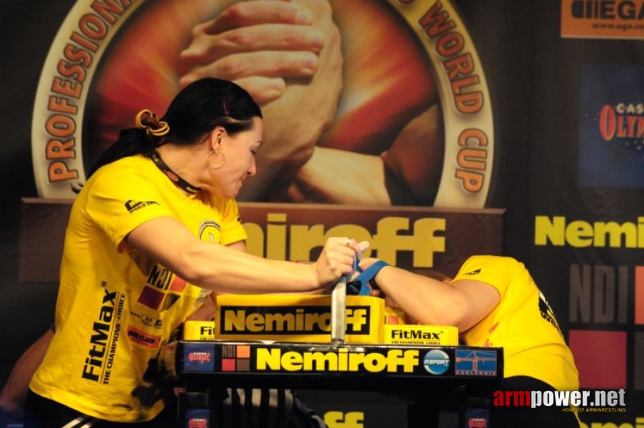 Nemiroff 2009 - Day 1 - Left hand # Siłowanie na ręce # Armwrestling # Armpower.net