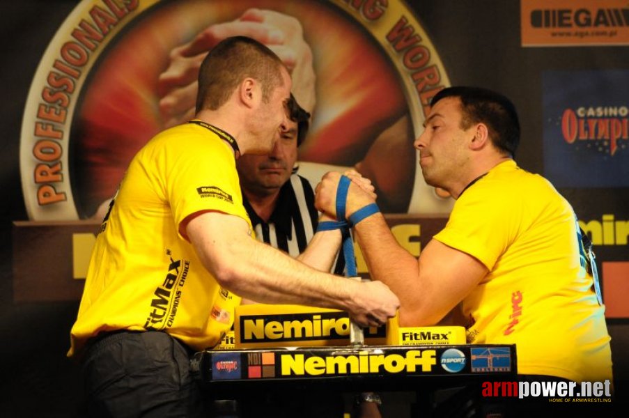 Nemiroff 2009 - Day 1 - Left hand # Siłowanie na ręce # Armwrestling # Armpower.net