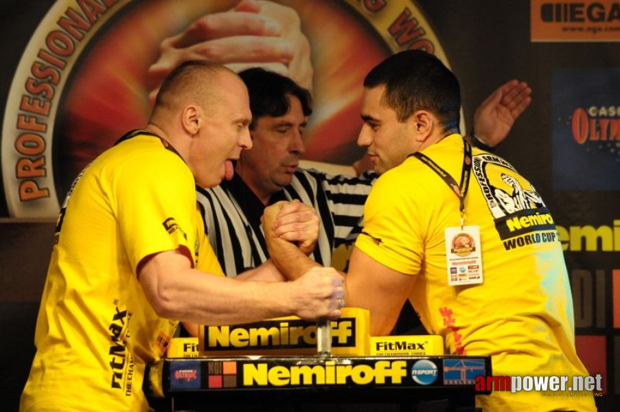 Nemiroff 2009 - Day 1 - Left hand # Siłowanie na ręce # Armwrestling # Armpower.net