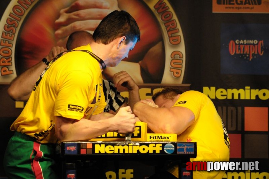 Nemiroff 2009 - Day 1 - Left hand # Armwrestling # Armpower.net