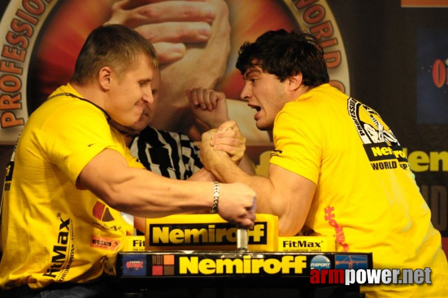 Nemiroff 2009 - Day 1 - Left hand # Armwrestling # Armpower.net