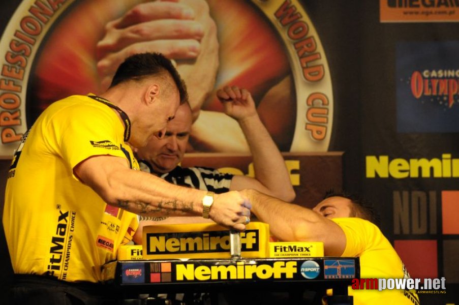 Nemiroff 2009 - Day 1 - Left hand # Siłowanie na ręce # Armwrestling # Armpower.net