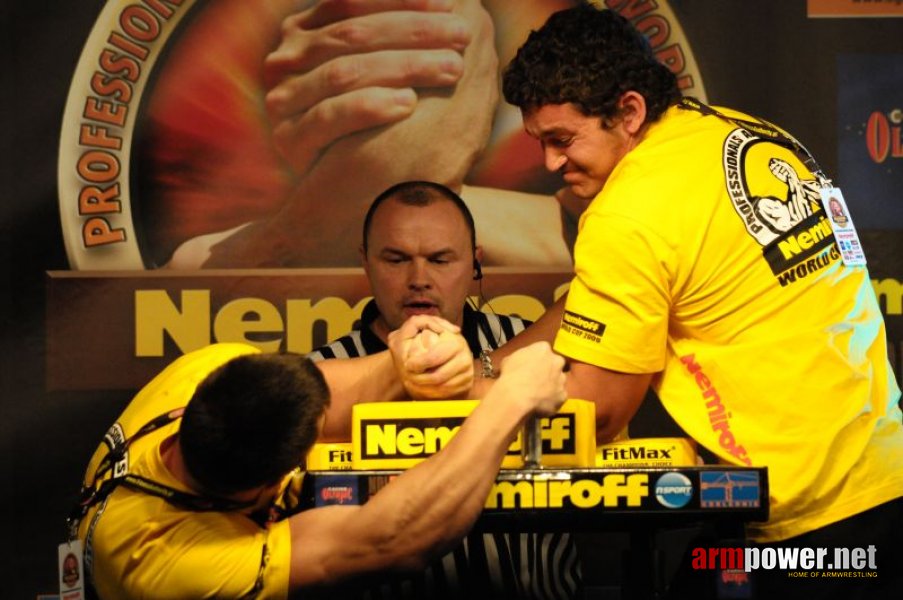 Nemiroff 2009 - Day 1 - Left hand # Siłowanie na ręce # Armwrestling # Armpower.net