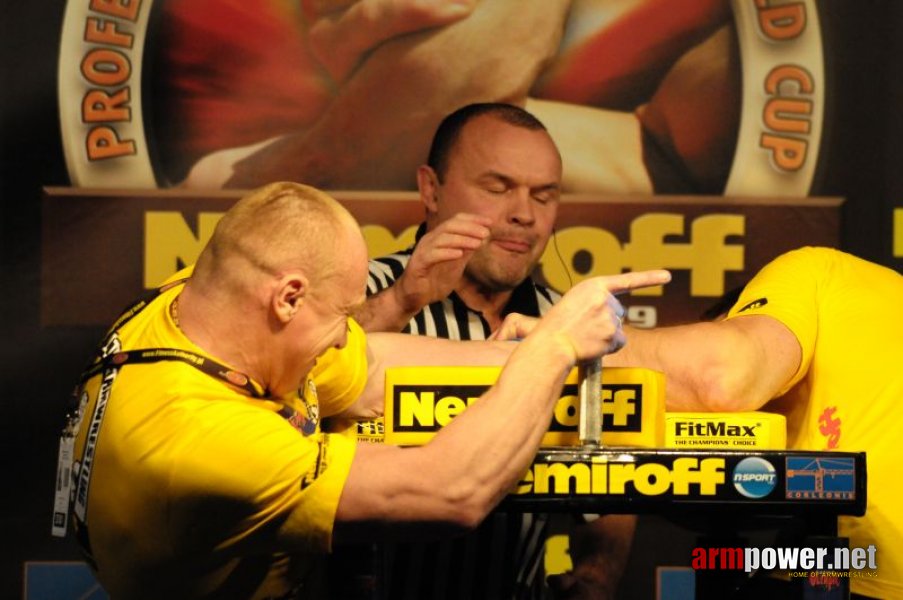 Nemiroff 2009 - Day 1 - Left hand # Armwrestling # Armpower.net