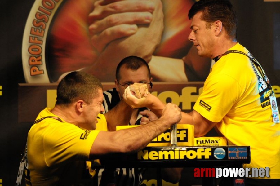 Nemiroff 2009 - Day 1 - Left hand # Siłowanie na ręce # Armwrestling # Armpower.net