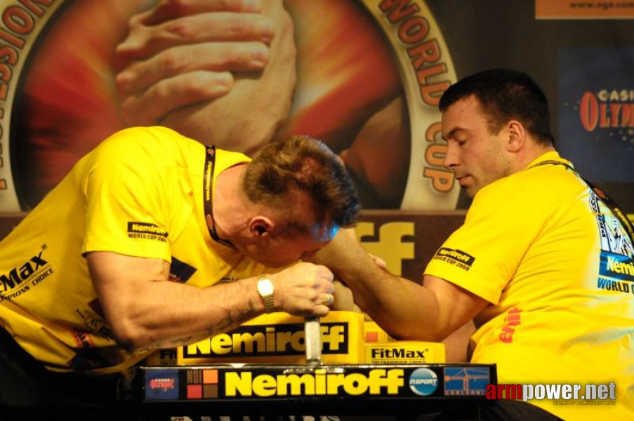 Nemiroff 2009 - Day 1 - Left hand # Siłowanie na ręce # Armwrestling # Armpower.net