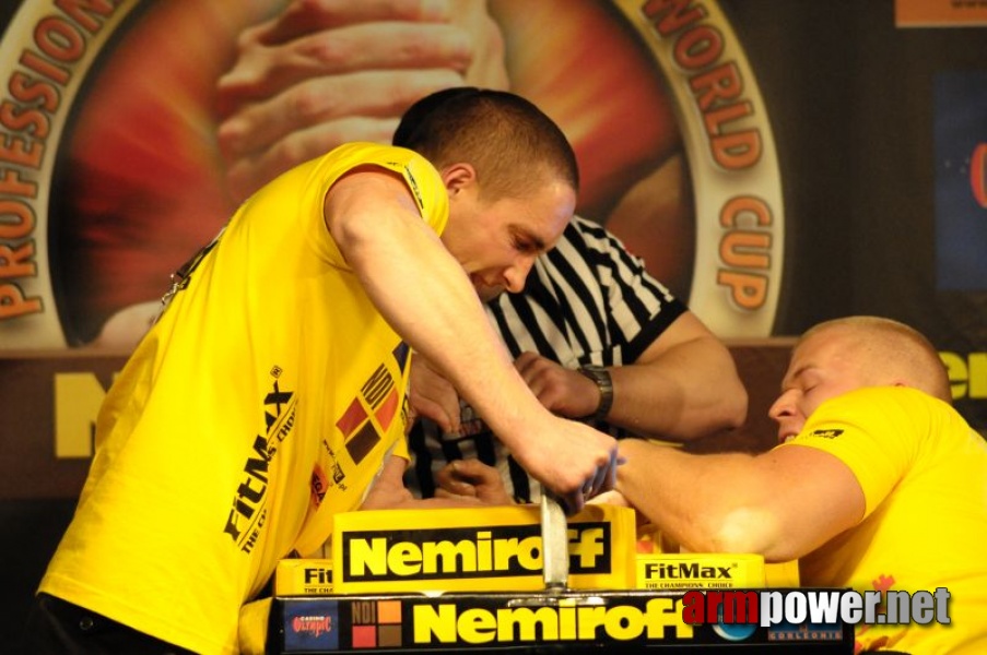 Nemiroff 2009 - Day 1 - Left hand # Armwrestling # Armpower.net