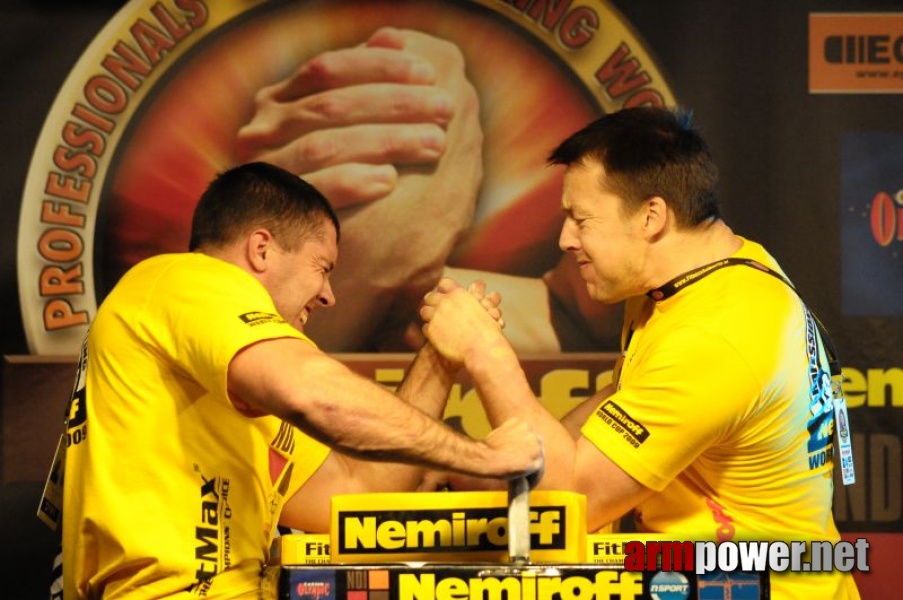 Nemiroff 2009 - Day 1 - Left hand # Siłowanie na ręce # Armwrestling # Armpower.net