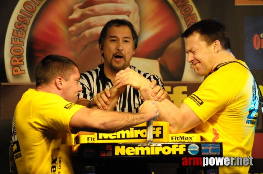 Nemiroff 2009 - Day 1 - Left hand # Armwrestling # Armpower.net