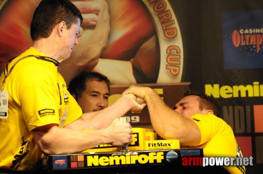 Nemiroff 2009 - Day 1 - Left hand # Siłowanie na ręce # Armwrestling # Armpower.net