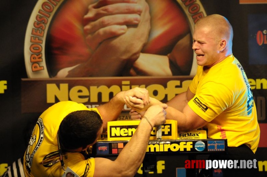 Nemiroff 2009 - Day 1 - Left hand # Armwrestling # Armpower.net