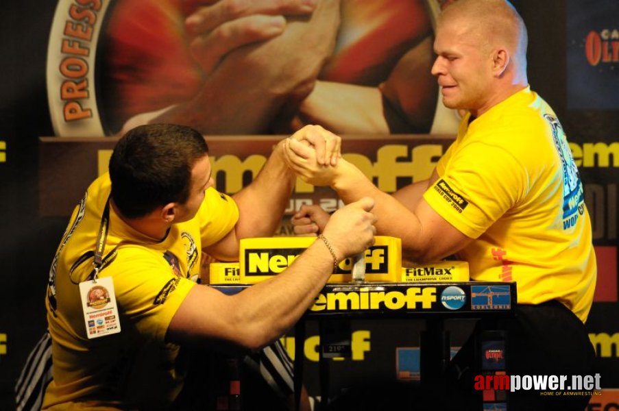 Nemiroff 2009 - Day 1 - Left hand # Armwrestling # Armpower.net