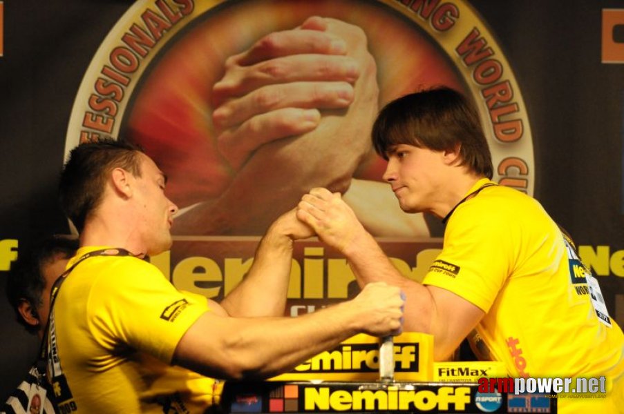 Nemiroff 2009 - Day 1 - Left hand # Siłowanie na ręce # Armwrestling # Armpower.net