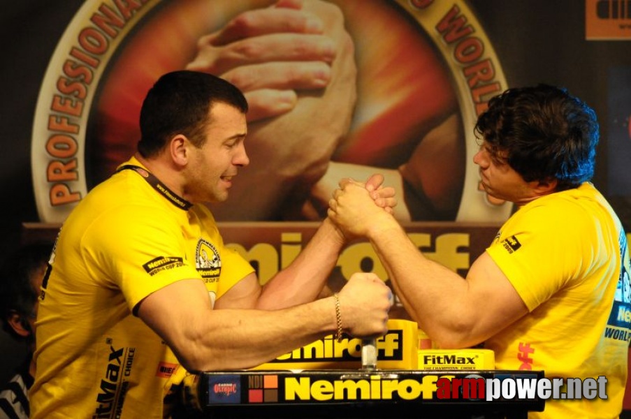 Nemiroff 2009 - Day 1 - Left hand # Siłowanie na ręce # Armwrestling # Armpower.net