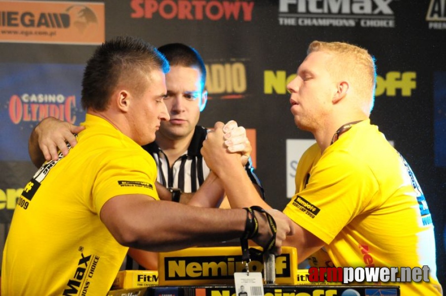 Nemiroff 2009 - Day 1 - Left hand # Siłowanie na ręce # Armwrestling # Armpower.net