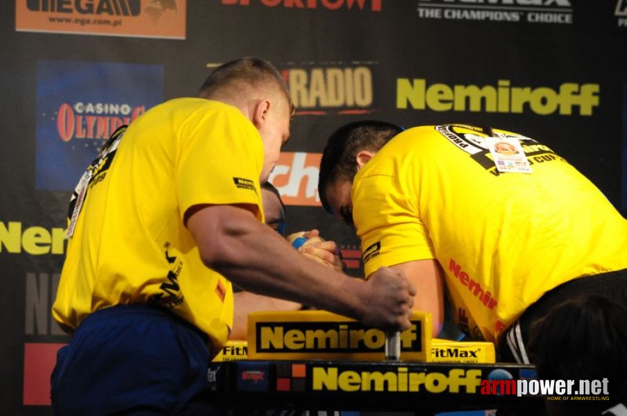 Nemiroff 2009 - Day 1 - Left hand # Siłowanie na ręce # Armwrestling # Armpower.net