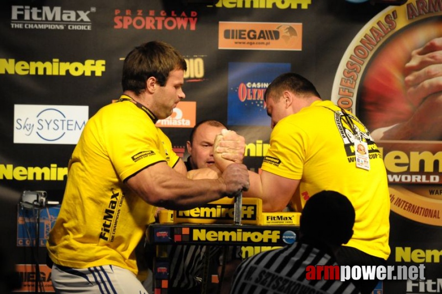 Nemiroff 2009 - Day 1 - Left hand # Siłowanie na ręce # Armwrestling # Armpower.net