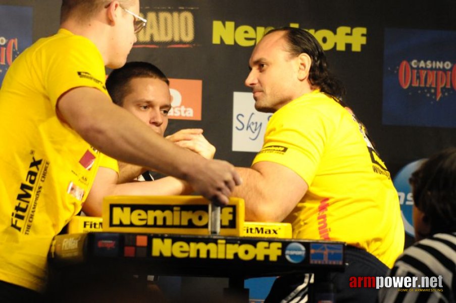 Nemiroff 2009 - Day 1 - Left hand # Siłowanie na ręce # Armwrestling # Armpower.net