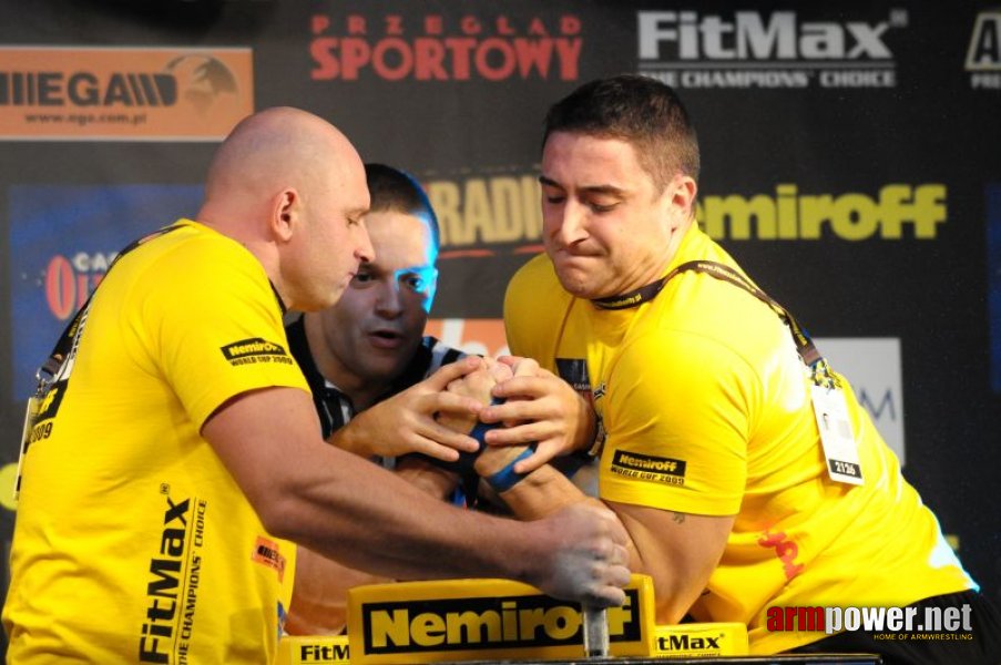 Nemiroff 2009 - Day 1 - Left hand # Siłowanie na ręce # Armwrestling # Armpower.net