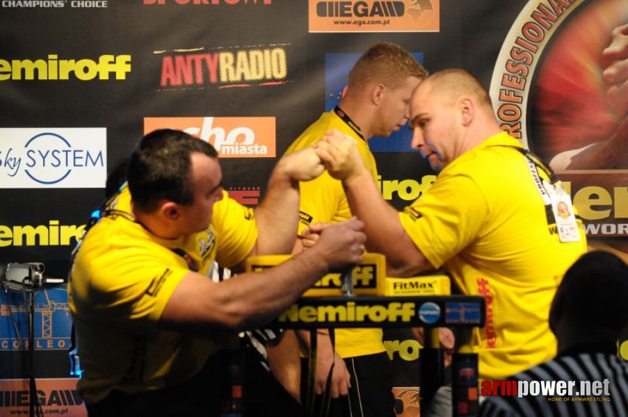 Nemiroff 2009 - Day 1 - Left hand # Armwrestling # Armpower.net